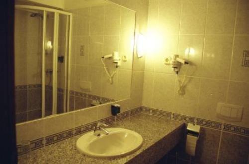 Gottwald Hotel Tatabánya Rom bilde